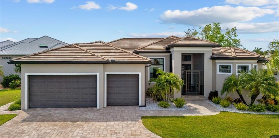 House in Punta Gorda, Florida 3 bedrooms, 188.5 sq.m. № 1901831