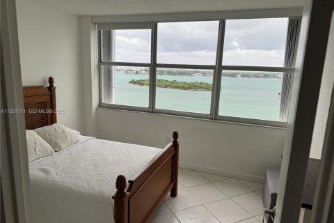Condominio en alquiler en North Miami, Florida, 2 dormitorios, 108.23 m2 № 1990456 - foto 9