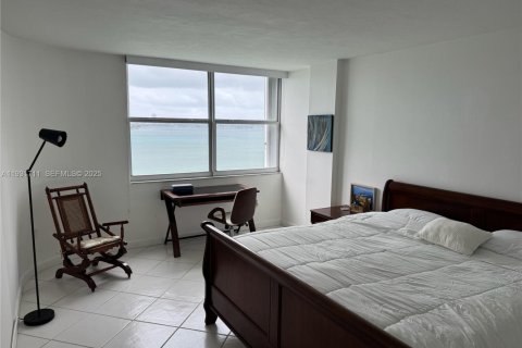Condominio en alquiler en North Miami, Florida, 2 dormitorios, 108.23 m2 № 1990456 - foto 10