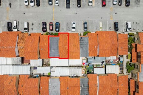 Condominio en venta en Hialeah, Florida, 2 dormitorios, 70.14 m2 № 1966714 - foto 19