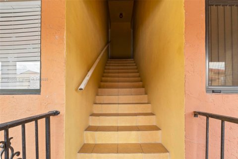 Condominio en venta en Hialeah, Florida, 2 dormitorios, 70.14 m2 № 1966714 - foto 2