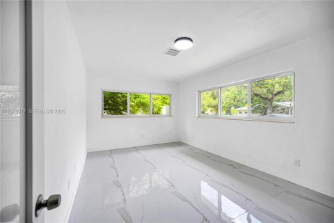 Villa ou maison à louer à Pinecrest, Floride: 4 chambres, 310.85 m2 № 2186724 - photo 29