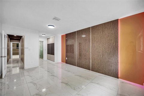 Villa ou maison à louer à Pinecrest, Floride: 4 chambres, 310.85 m2 № 2186724 - photo 26