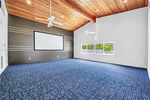 Villa ou maison à louer à Pinecrest, Floride: 4 chambres, 310.85 m2 № 2186724 - photo 16