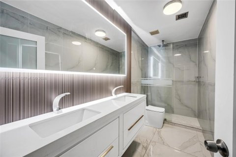Villa ou maison à louer à Pinecrest, Floride: 4 chambres, 310.85 m2 № 2186724 - photo 21