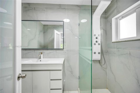 Villa ou maison à louer à Pinecrest, Floride: 4 chambres, 310.85 m2 № 2186724 - photo 28