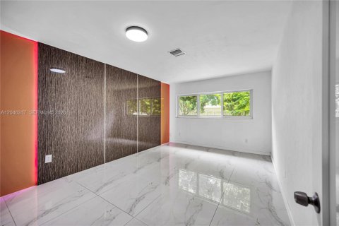 Villa ou maison à louer à Pinecrest, Floride: 4 chambres, 310.85 m2 № 2186724 - photo 25