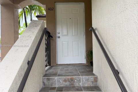 Снять в аренду квартиру в Майами, Флорида 3 спальни, 104.98м2, № 2063306 - фото 4