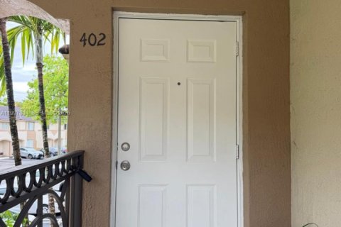 Снять в аренду квартиру в Майами, Флорида 3 спальни, 104.98м2, № 2063306 - фото 5