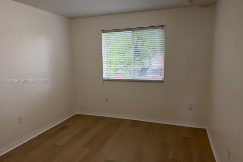 Снять в аренду квартиру в Майами, Флорида 3 спальни, 104.98м2, № 2063306 - фото 21