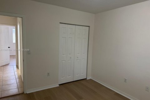 Снять в аренду квартиру в Майами, Флорида 3 спальни, 104.98м2, № 2063306 - фото 20