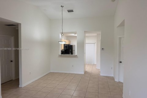 Снять в аренду квартиру в Майами, Флорида 3 спальни, 104.98м2, № 2063306 - фото 8
