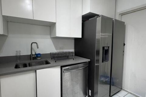 Condo in Hollywood, Florida, 2 bedrooms № 2260110 - photo 3