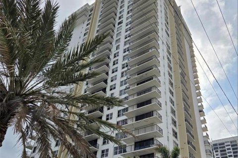 Condo in Hollywood, Florida, 2 bedrooms  № 2260110