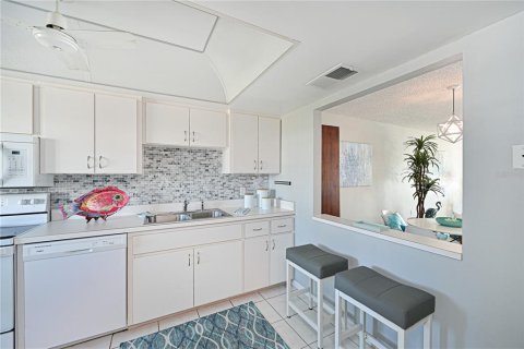 Condo in Bradenton, Florida, 2 bedrooms  № 1517191 - photo 22