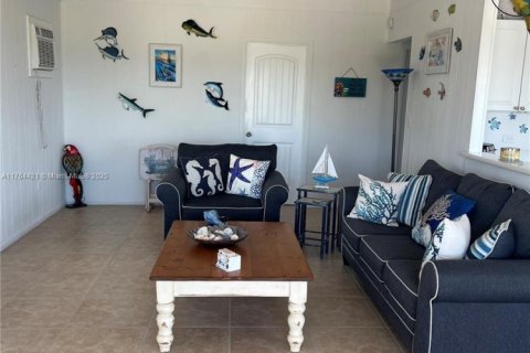 House in Key Largo, Florida 5 bedrooms, 183.57 sq.m. № 1577107 - photo 9