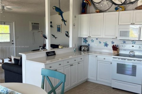 House in Key Largo, Florida 5 bedrooms, 183.57 sq.m. № 1577107 - photo 6