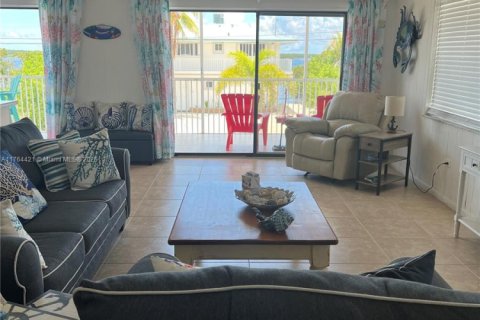 House in Key Largo, Florida 5 bedrooms, 183.57 sq.m. № 1577107 - photo 10