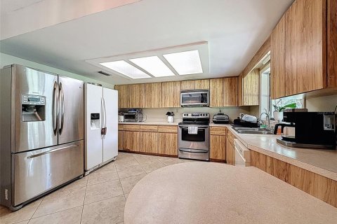 House in Odessa, Florida 5 bedrooms, 209.22 sq.m. № 1884531 - photo 24