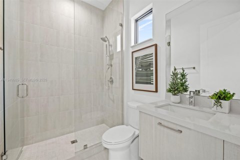 House in Doral, Florida 3 bedrooms, 209.68 sq.m. № 1998269 - photo 20