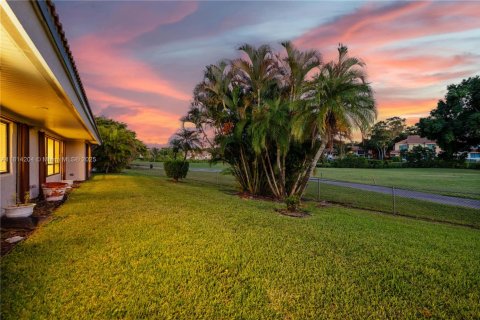 Купить кондоминиум в Холливуд, Флорида 2 спальни, 213.68м2, № 1977668 - фото 29