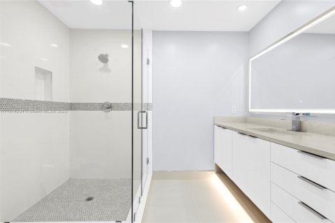 Купить кондоминиум в Холливуд, Флорида 2 спальни, 213.68м2, № 1977668 - фото 15