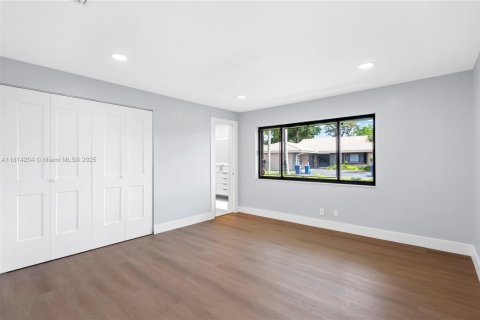 Купить кондоминиум в Холливуд, Флорида 2 спальни, 213.68м2, № 1977668 - фото 13