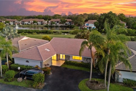 Купить кондоминиум в Холливуд, Флорида 2 спальни, 213.68м2, № 1977668 - фото 1