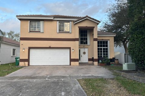 House in Doral, Florida 4 bedrooms, 243.4 sq.m. № 1473469 - photo 3