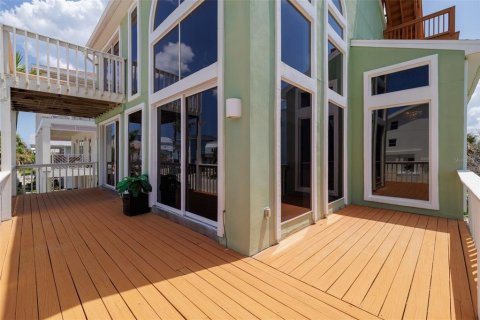 House in New Smyrna Beach, Florida 3 bedrooms, 255.3 sq.m. № 2199847 - photo 13