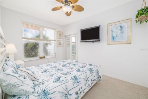 House in New Smyrna Beach, Florida 3 bedrooms, 255.3 sq.m. № 2199847 - photo 25