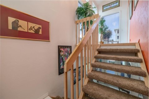 House in New Smyrna Beach, Florida 3 bedrooms, 255.3 sq.m. № 2199847 - photo 20
