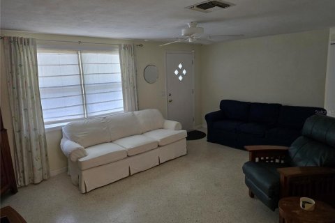 Villa ou maison à vendre à Palm Harbor, Floride: 2 chambres, 82.59 m2 № 1883234 - photo 4