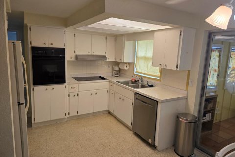 Villa ou maison à vendre à Palm Harbor, Floride: 2 chambres, 82.59 m2 № 1883234 - photo 12