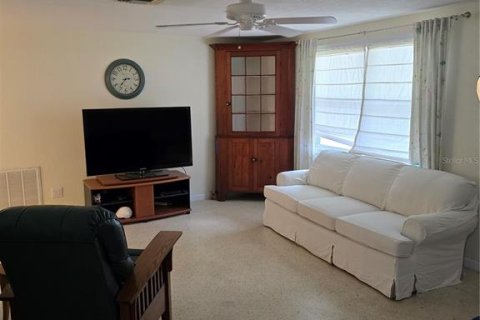 Villa ou maison à vendre à Palm Harbor, Floride: 2 chambres, 82.59 m2 № 1883234 - photo 5
