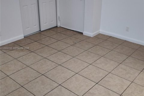 Apartment in Cutler Bay, Florida 2 bedrooms, 20773.04 sq.m. № 2066743 - photo 8