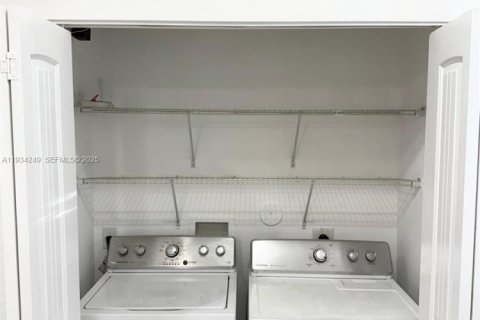 Снять в аренду таунхаус в Майами-Гарденс, Флорида 4 спальни, 150.97м2, № 1992469 - фото 13