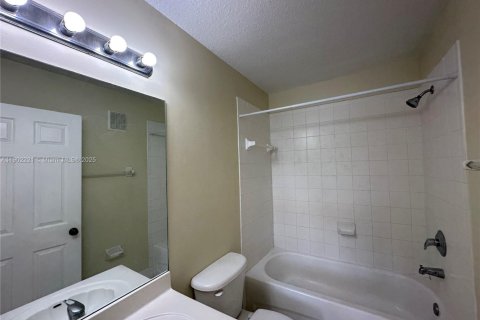 Condo in Homestead, Florida, 2 bedrooms  № 1953739 - photo 14