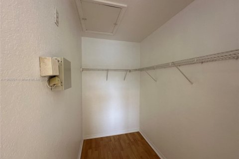 Condo in Homestead, Florida, 2 bedrooms  № 1953739 - photo 17