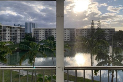 Купить кондоминиум в Авентура, Флорида 1 спальня, 70.88м2, № 1956228 - фото 13