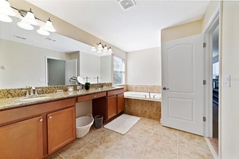 Casa en venta en Kissimmee, Florida, 5 dormitorios, 286.23 m2 № 1555908 - foto 14