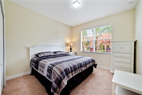 Casa en venta en Kissimmee, Florida, 5 dormitorios, 286.23 m2 № 1555908 - foto 2
