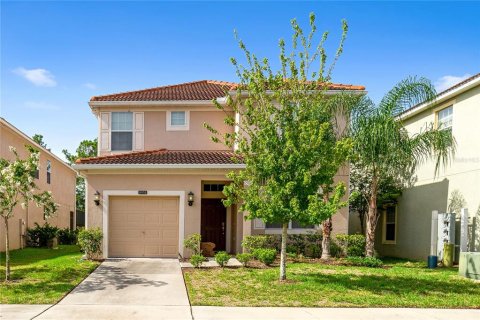 Casa en venta en Kissimmee, Florida, 5 dormitorios, 286.23 m2 № 1555908 - foto 1