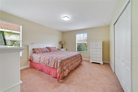 Casa en venta en Kissimmee, Florida, 5 dormitorios, 286.23 m2 № 1555908 - foto 8