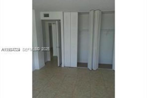 Снять в аренду кондоминиум в Майами-Гарденс, Флорида 2 спальни, 107.95м2, № 1992392 - фото 5