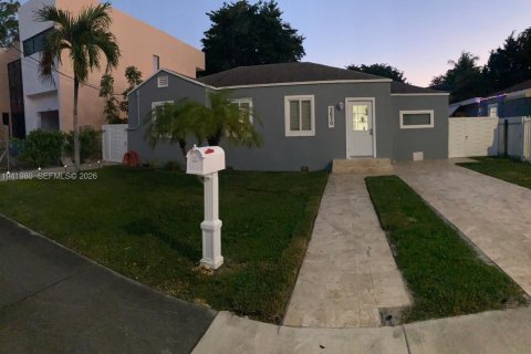 Villa ou maison à Miami, Floride 5 chambres, 152.92 m2 № 1999012