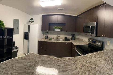 Villa ou maison à vendre à Miami, Floride: 5 chambres, 152.92 m2 № 1999012 - photo 4