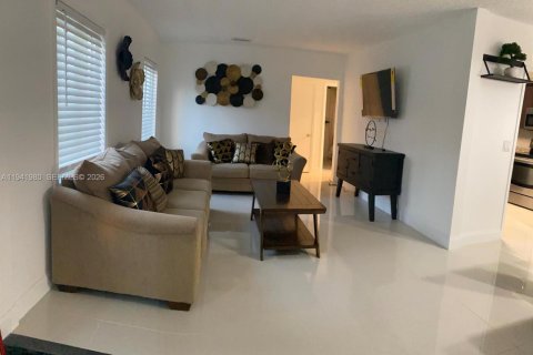 Villa ou maison à vendre à Miami, Floride: 5 chambres, 152.92 m2 № 1999012 - photo 6