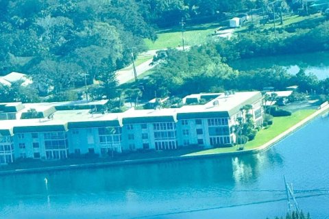 Condominio en Vero Beach, Florida, 2 dormitorios № 2183040