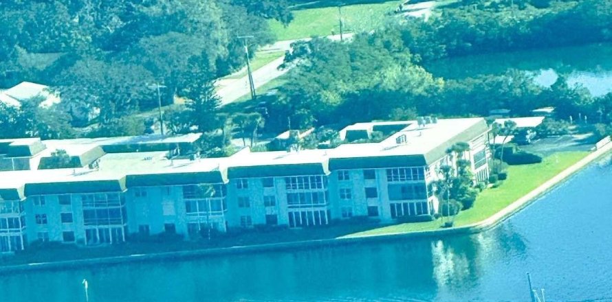 Condominio en Vero Beach, Florida, 2 dormitorios  № 2183040